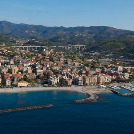 Lägenhet Casa Lorena A 50 Mt Dal Mare