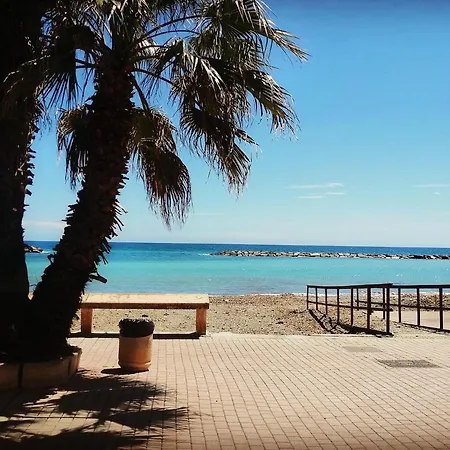 Casa Lorena A 50 Mt Dal Mare