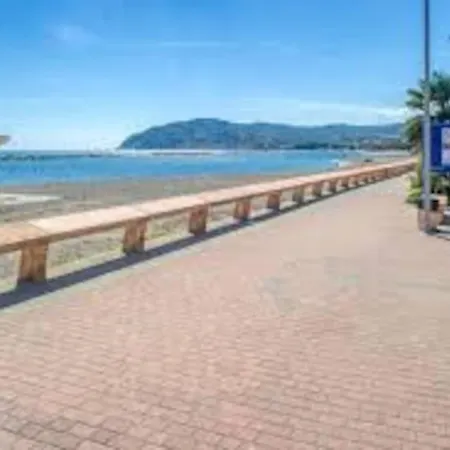 Casa Lorena A 50 Mt Dal Mare