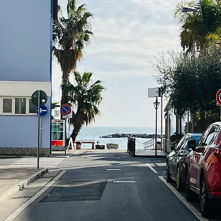 Lägenhet Casa Lorena A 50 Mt Dal Mare