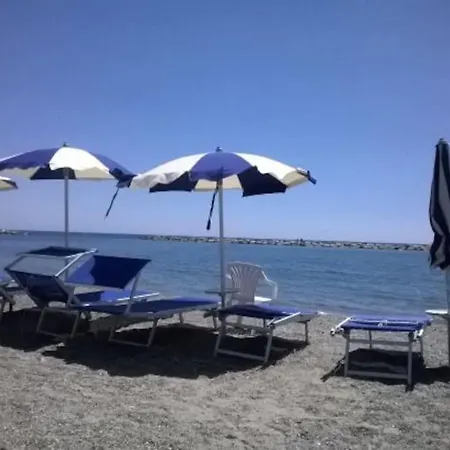 Lägenhet Casa Lorena A 50 Mt Dal Mare