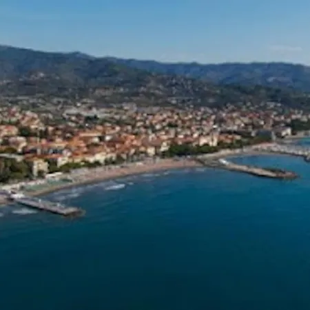 Casa Lorena A 50 Mt Dal Mare